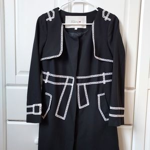 Kling Trench Coat in Black